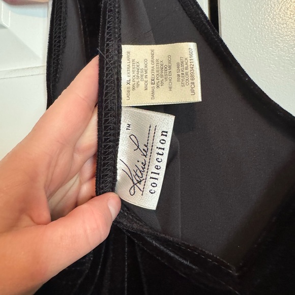 Vintage Velvet Shift Dress - Picture 2 of 3